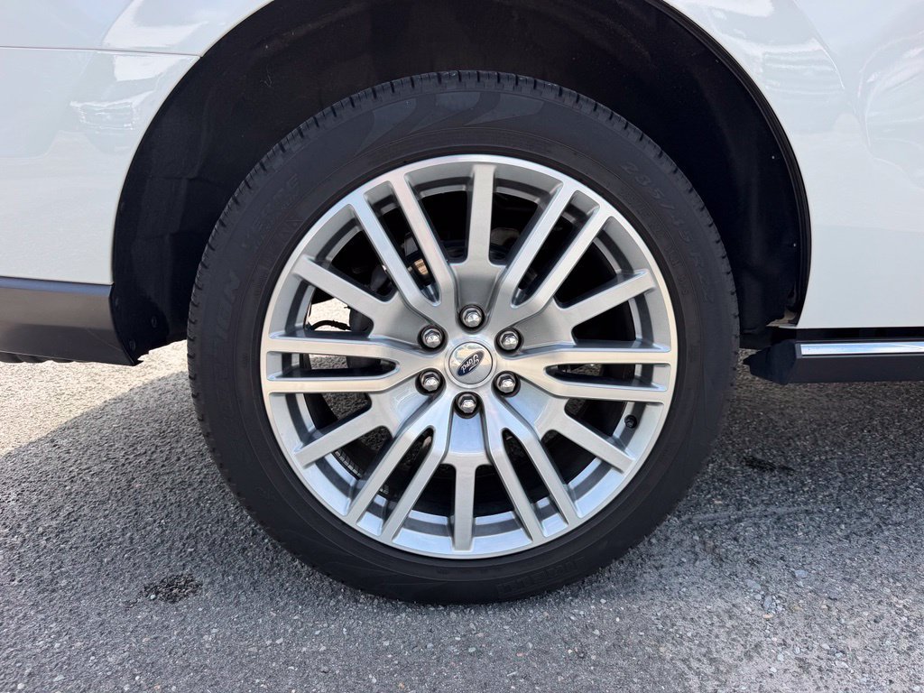 Certified 2024 Ford Expedition Limited AWD/4WD image 11