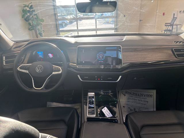 Used 2025 Volkswagen Atlas SEL AWD/4WD image 8