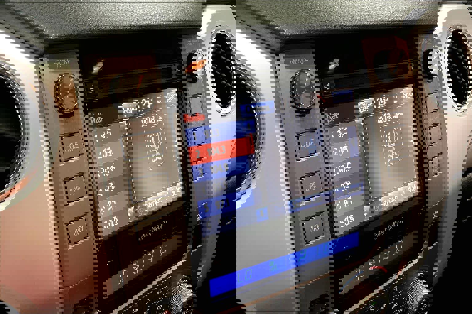 Used 2018 Toyota Tundra Limited image 26