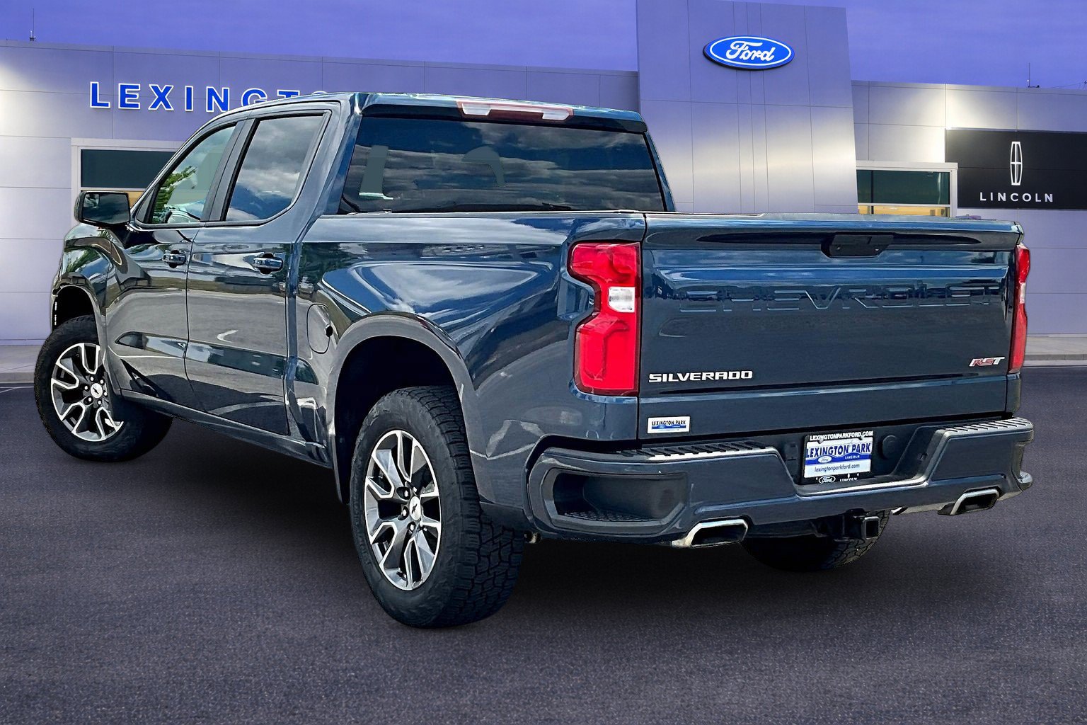 Used 2020 Chevrolet Silverado 1500 RST AWD/4WD image 4