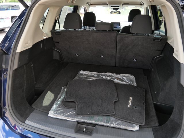 Used 2024 Nissan Rogue SV FWD image 9