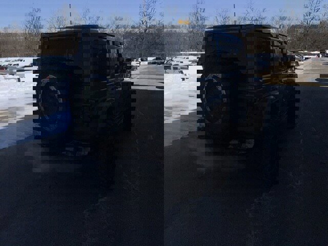 Used 2020 Jeep Wrangler Unlimited Sahara w/ Dual Top Group image 16