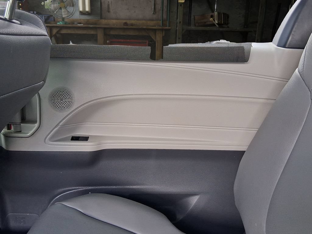 Used 2023 Toyota Sienna XLE FWD image 10