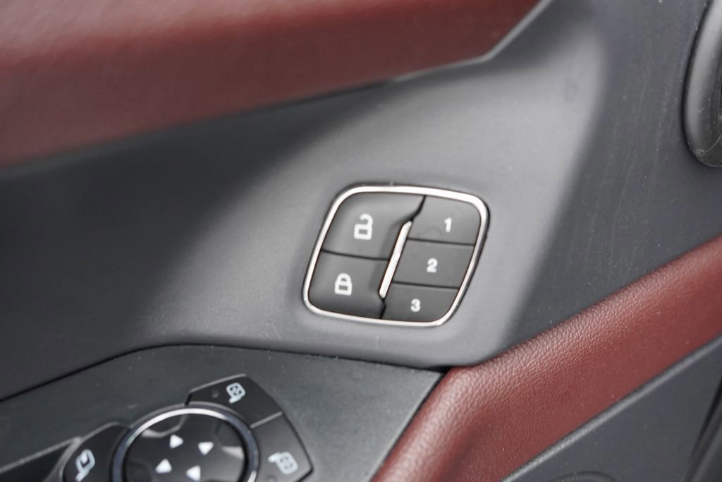 Certified 2024 Ford Expedition Limited image 27