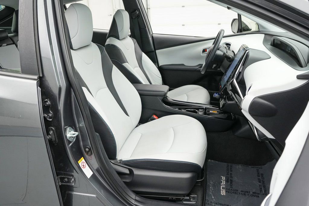 Used 2019 Toyota Prius Limited w/ Premium Convenience Package image 24