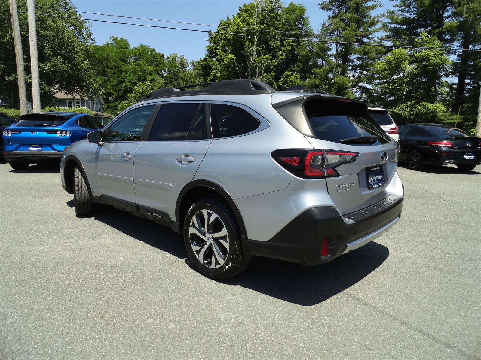 Used 2022 Subaru Outback Limited AWD/4WD image 7