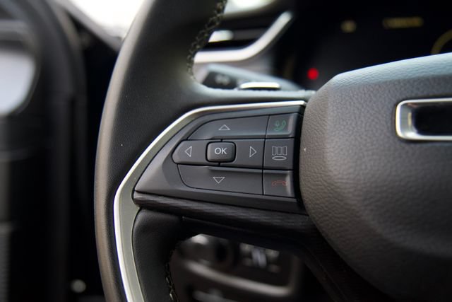 Used 2024 Jeep Grand Cherokee L Laredo RWD image 19