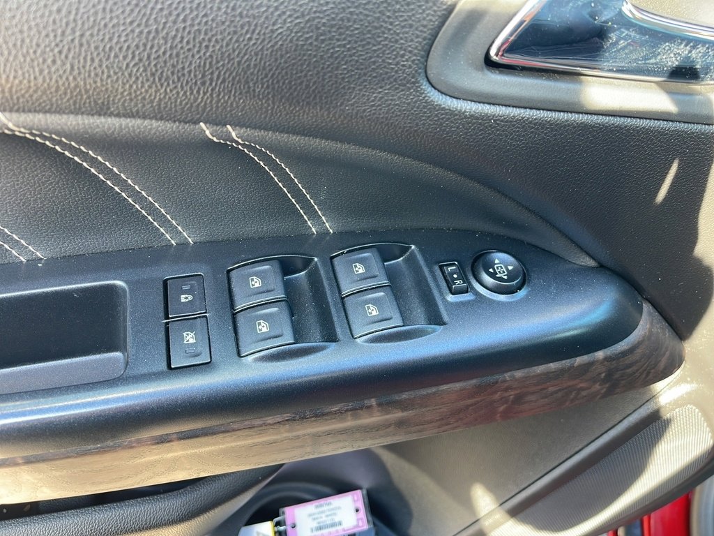 Used 2021 GMC Canyon Denali image 9