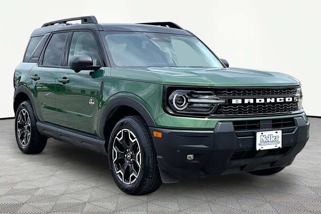 Certified 2025 Ford Bronco Sport Outer Banks w/ Outer Banks Tech Package+ AWD/4WD image 12