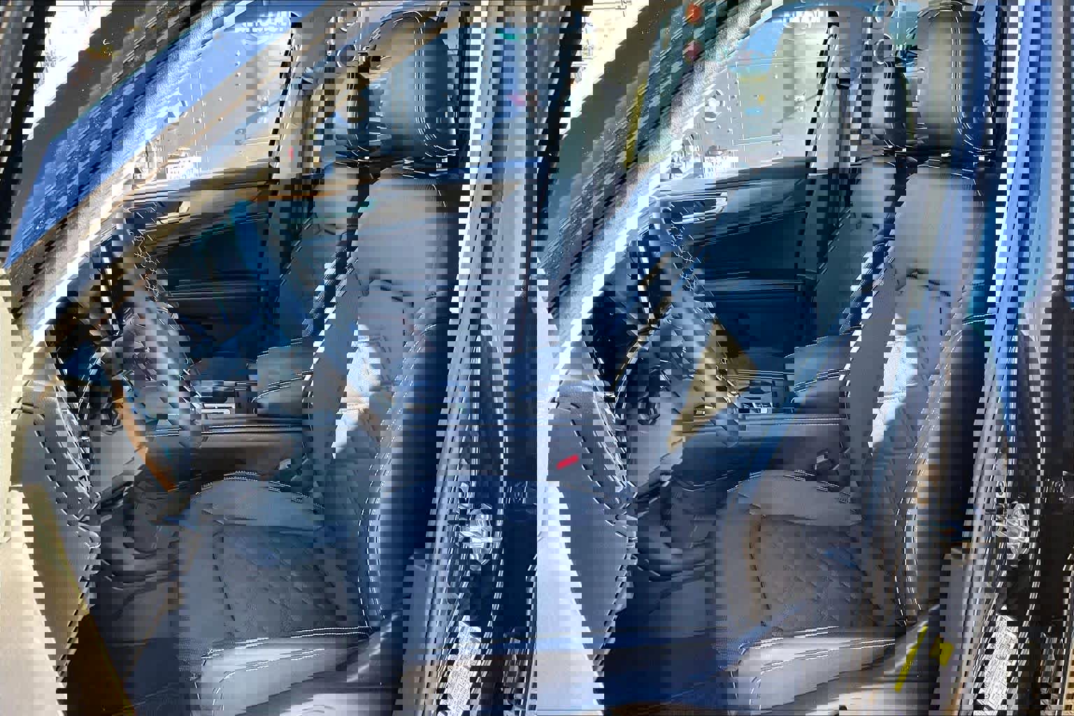 Used 2025 Volkswagen Atlas SE image 7