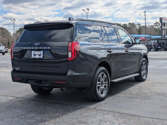 Certified 2025 Ford Expedition Active RWD image 5