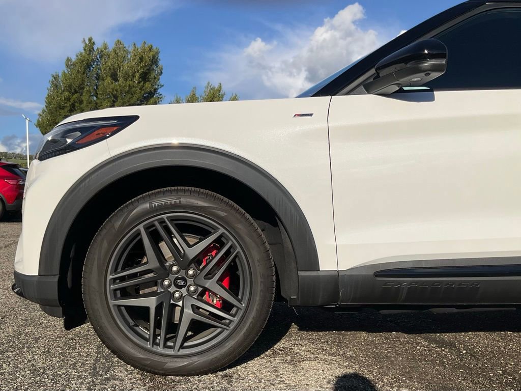 Certified 2025 Ford Explorer ST-Line w/ Premium Package image 13