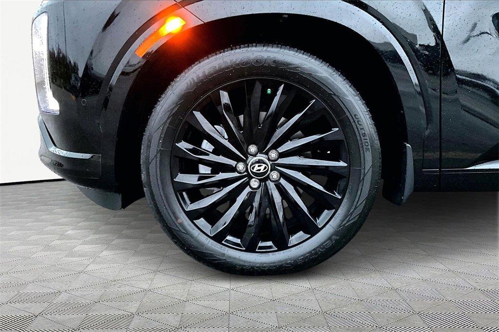 Used 2025 Hyundai Palisade Calligraphy image 9