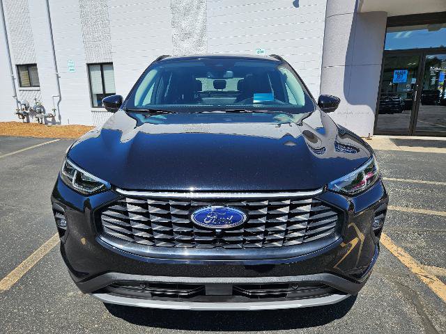 Certified 2024 Ford Escape Platinum w/ Premium Technology Package AWD/4WD image 2