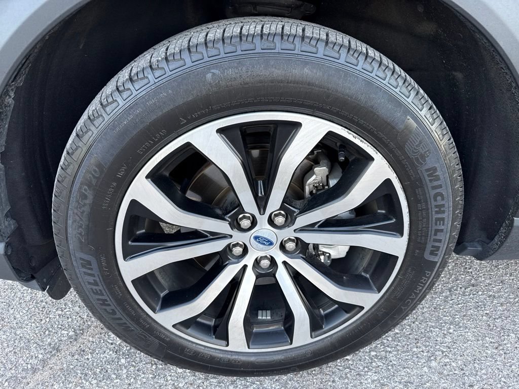 Certified 2025 Ford Explorer ST-Line AWD/4WD image 3
