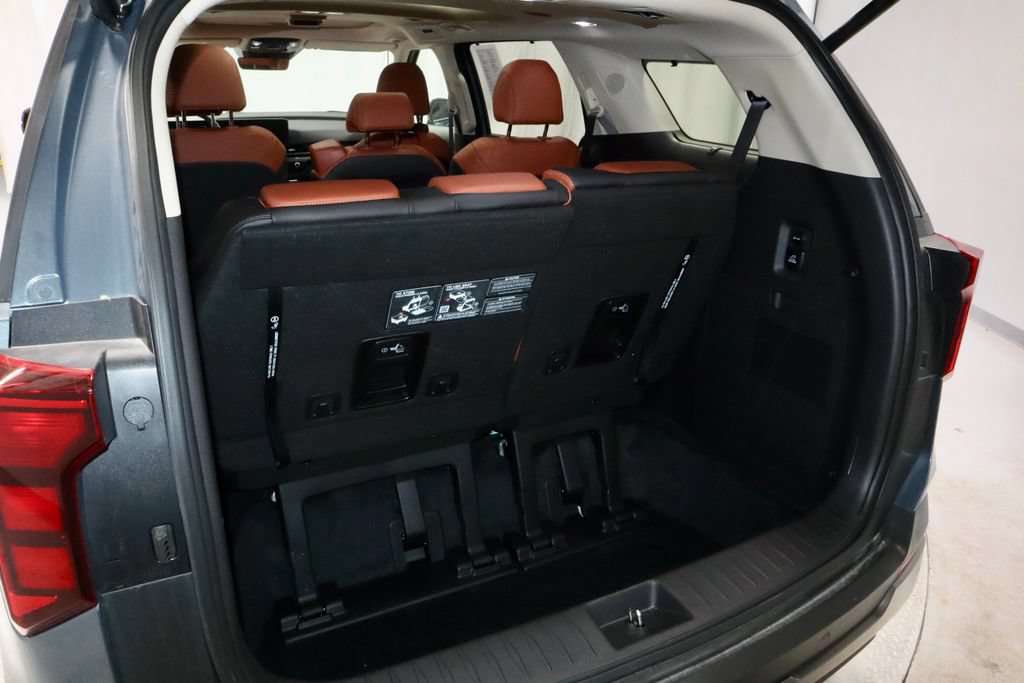 Used 2026 Kia Carnival SX w/ SX Dark Edition Package FWD image 15