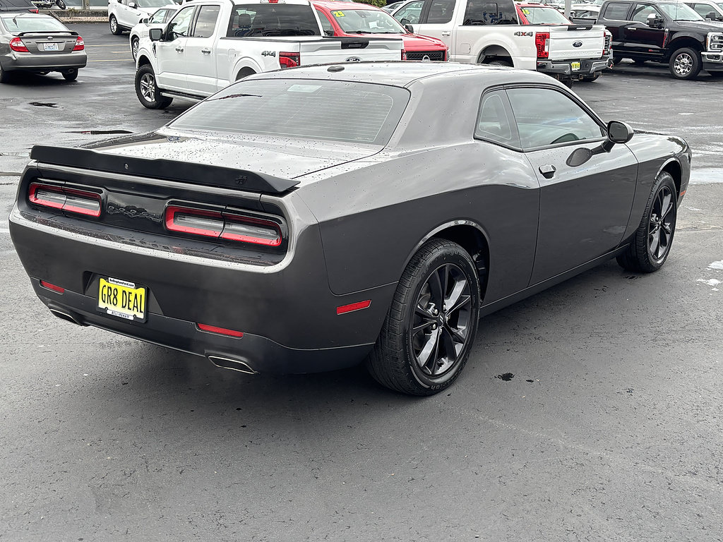 Used 2020 Dodge Challenger SXT w/ Blacktop Package AWD/4WD image 5
