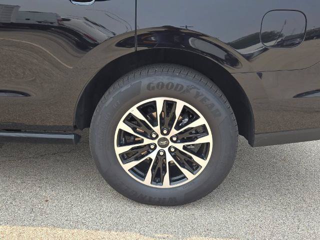 Certified 2025 Ford Expedition Platinum AWD/4WD image 16