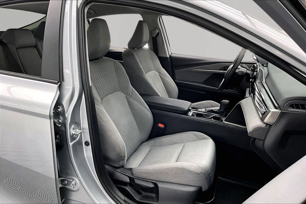 Used 2025 Toyota Camry LE w/ Convenience Package FWD image 7