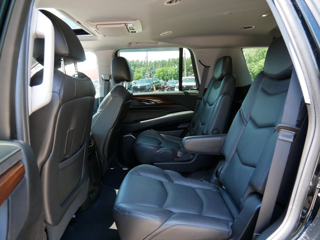 Used 2019 Cadillac Escalade Premium Luxury w/ LPO, Radiant Package AWD/4WD image 11