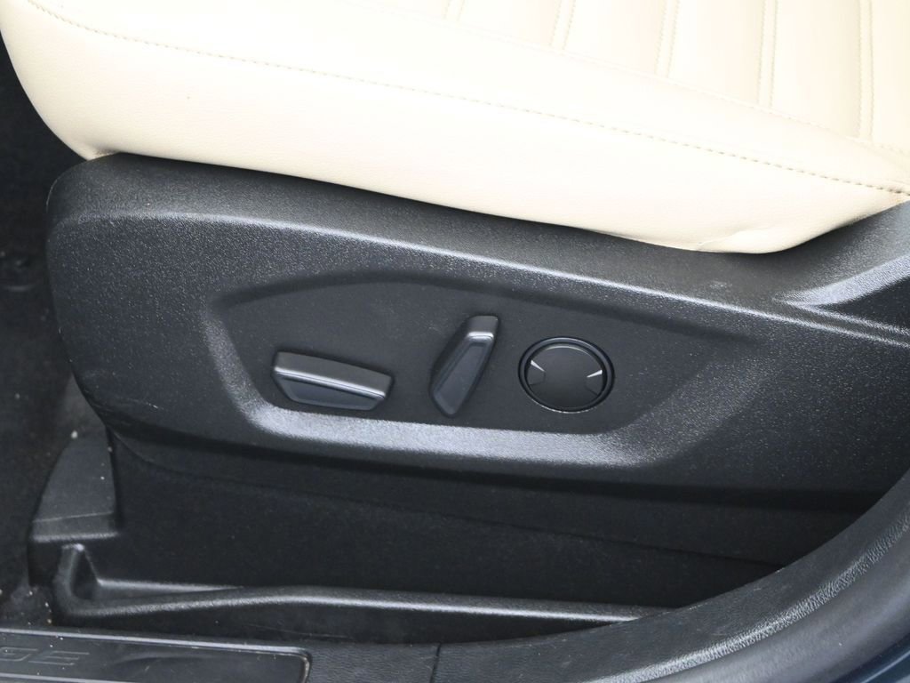 Certified 2023 Ford Edge SEL w/ Convenience Package AWD/4WD image 10