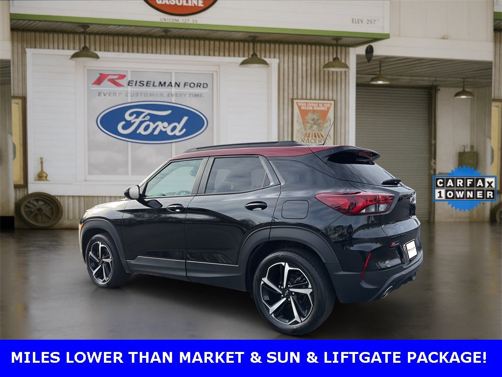 Used 2022 Chevrolet TrailBlazer RS w/ Sun and Liftgate Package image 3