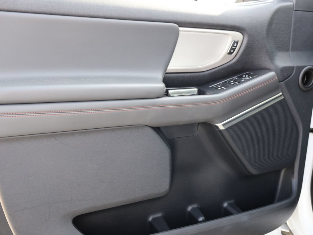 Certified 2025 Ford Expedition Active AWD/4WD image 23