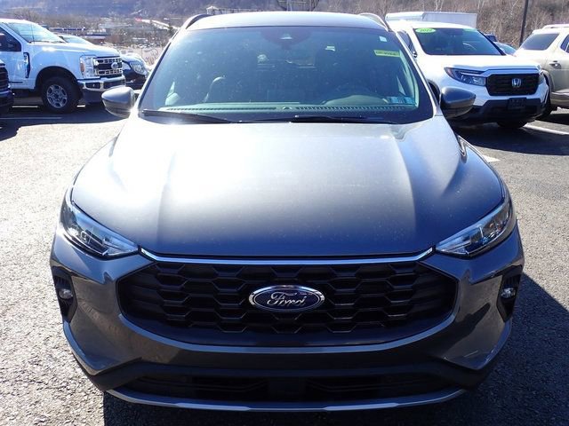 Certified 2025 Ford Escape ST-Line Select AWD/4WD image 8
