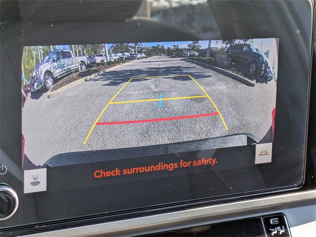 Used 2025 Toyota Camry SE image 18