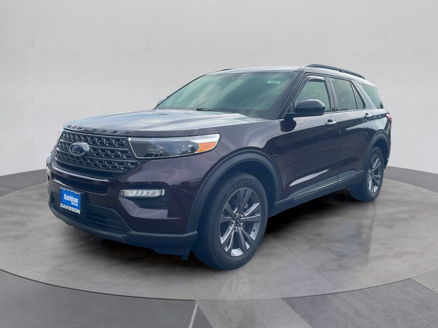Certified 2023 Ford Explorer XLT w/ Equipment Group 202A AWD/4WD image 1