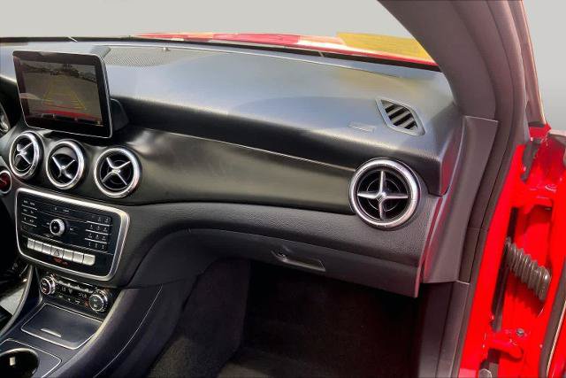 Used 2018 Mercedes-Benz CLA 250 4MATIC image 19