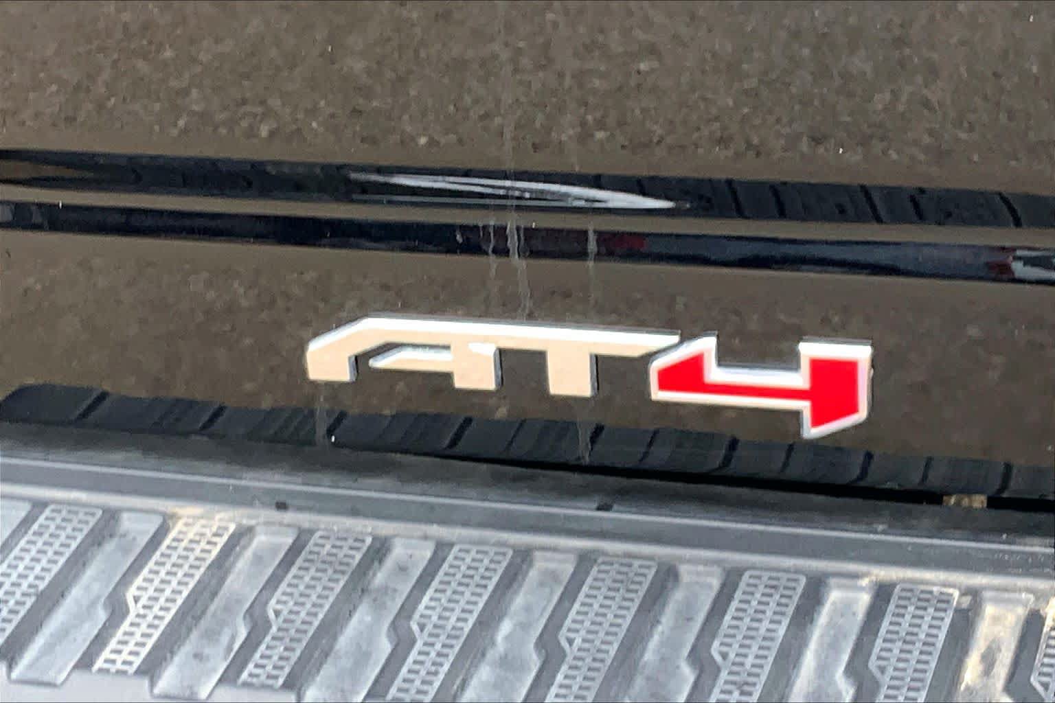 Used 2025 GMC Sierra 2500 AT4 AWD/4WD image 10