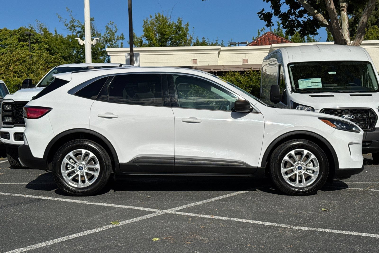 Certified 2022 Ford Escape SE FWD image 3