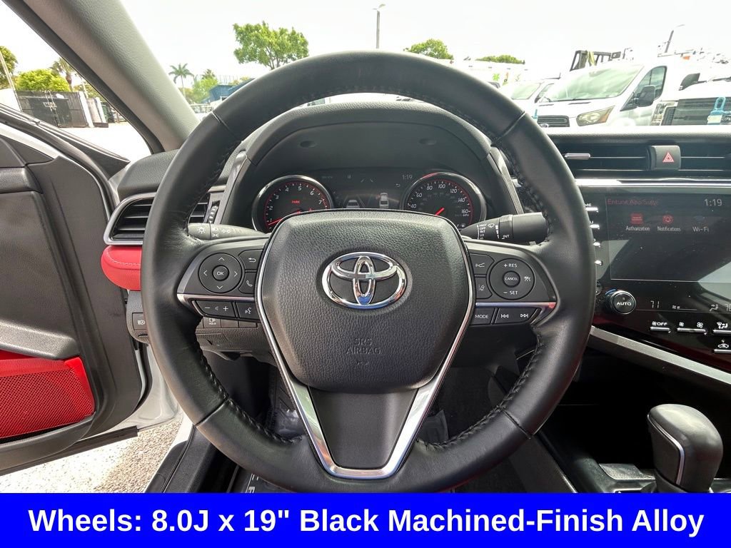 Used 2020 Toyota Camry XSE image 16