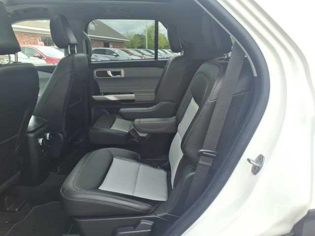Certified 2022 Ford Explorer XLT w/ Equipment Group 202A AWD/4WD image 12