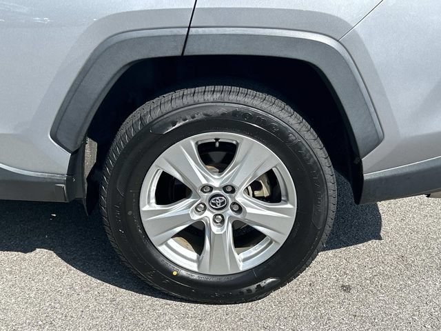 Used 2020 Toyota RAV4 XLE w/ Convenience Package FWD image 13