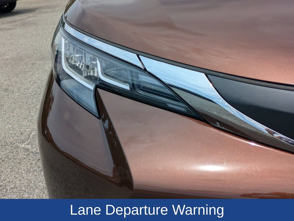 Used 2021 Toyota Sienna XLE AWD/4WD image 11