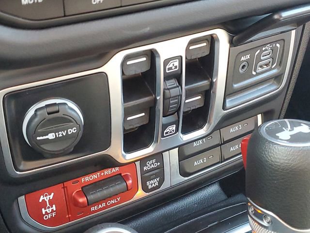 Used 2025 Jeep Wrangler Unlimited Rubicon w/ Convenience Group image 17