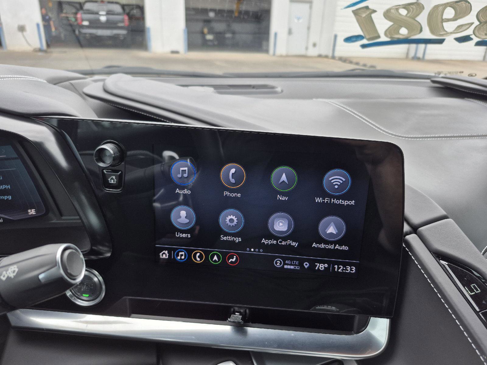 Used 2022 Chevrolet Corvette Stingray Premium Conv w/ Z51 Performance Package image 9