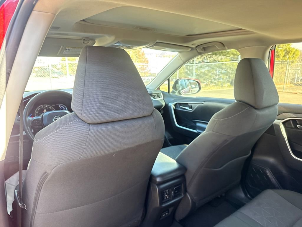 Used 2024 Toyota RAV4 XLE w/ Convenience Package image 23