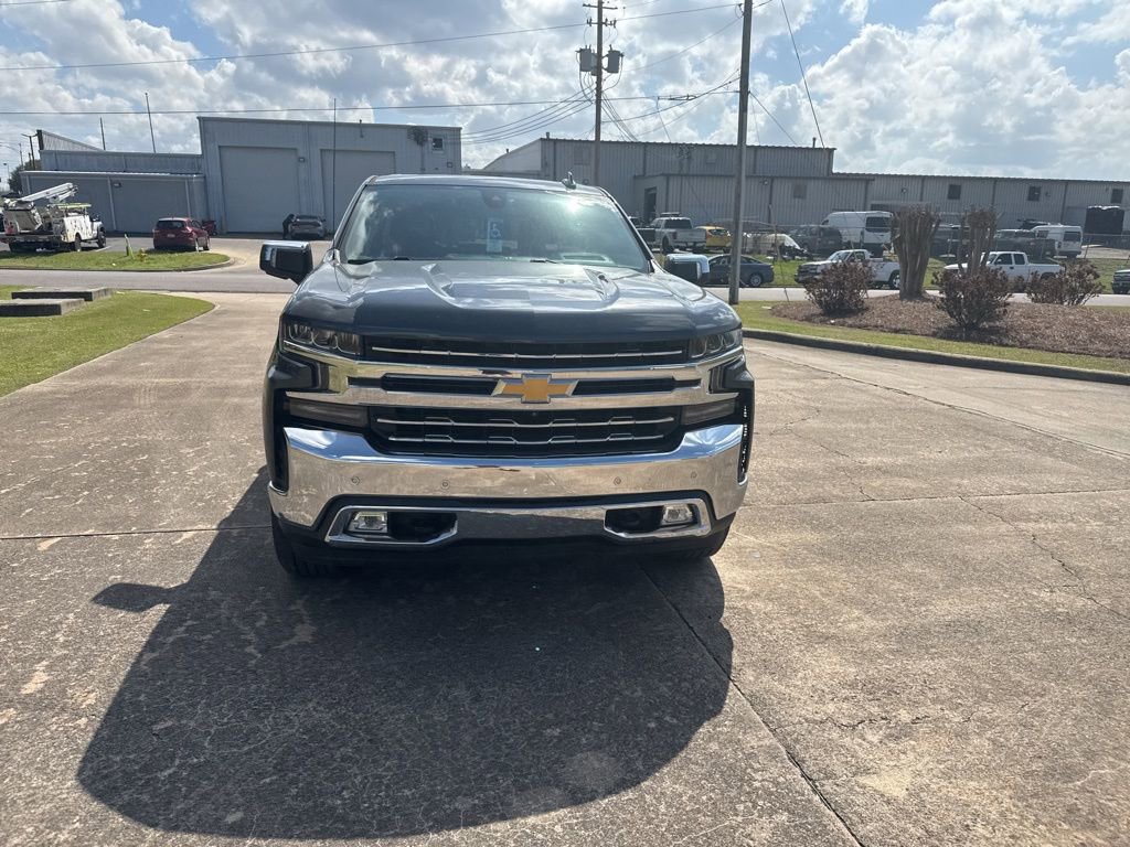 Used 2020 Chevrolet Silverado 1500 LTZ w/ LTZ Premium Package image 3