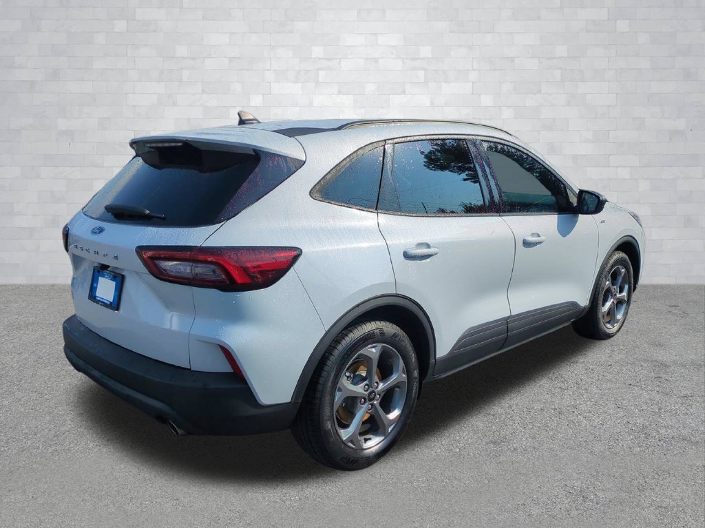 Certified 2025 Ford Escape ST-Line FWD image 5