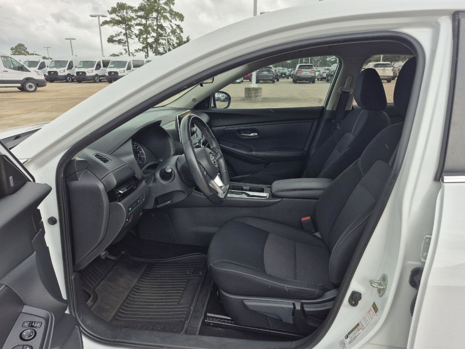 Used 2022 Nissan Sentra SV w/ All-Weather Package FWD image 2