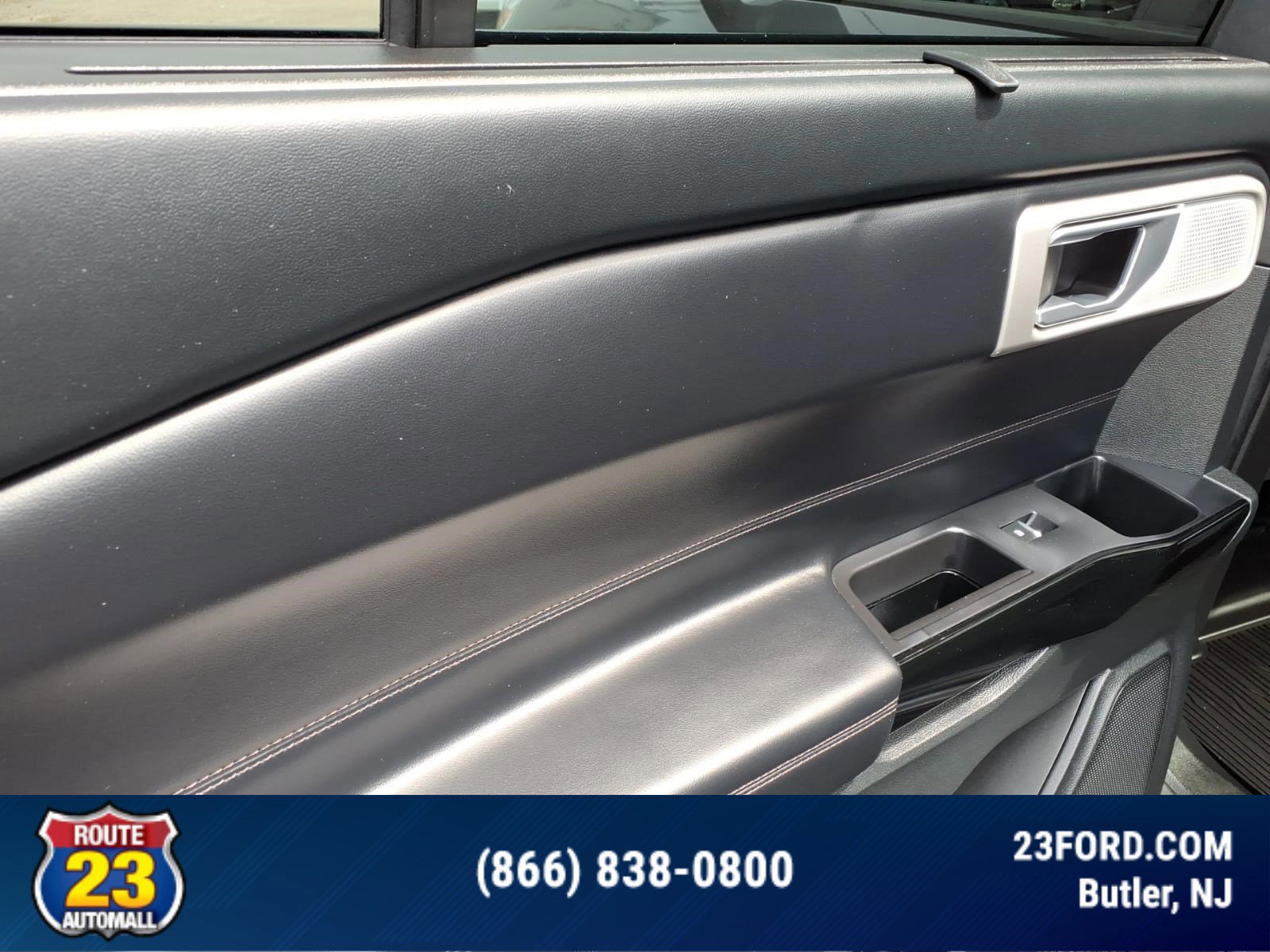 Certified 2023 Ford Explorer Platinum w/ Technology Package AWD/4WD image 24