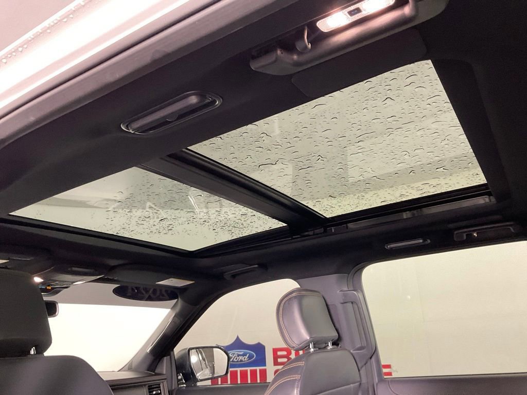 Certified 2024 Ford Expedition Platinum image 21