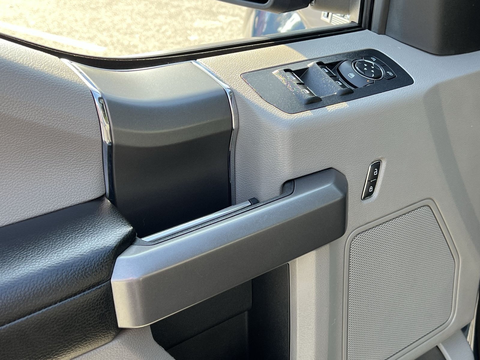 Certified 2019 Ford F150 XLT w/ Equipment Group 302A Luxury AWD/4WD image 15
