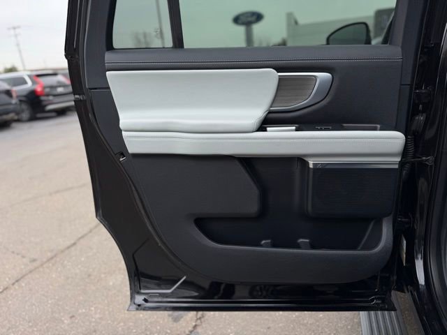 Certified 2025 Ford Expedition Max Platinum image 20