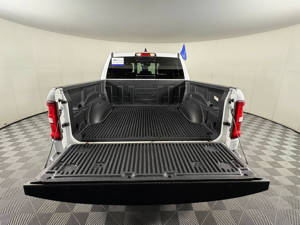 Used 2025 RAM 1500 Laramie AWD/4WD image 30