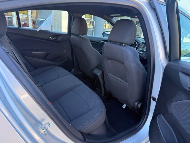 Used 2018 Chevrolet Cruze LT w/ Convenience Package FWD image 28
