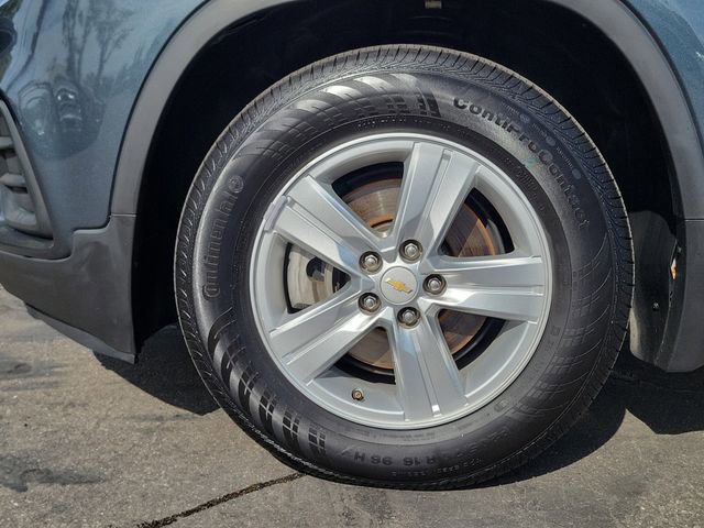 Used 2021 Chevrolet Trax LT w/ LT Convenience Package image 28